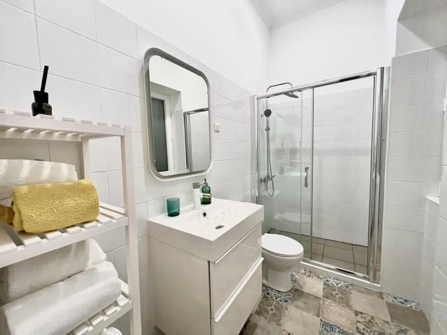 Beautiful Gloria - 120m2 With A/c And Garden Lissabon